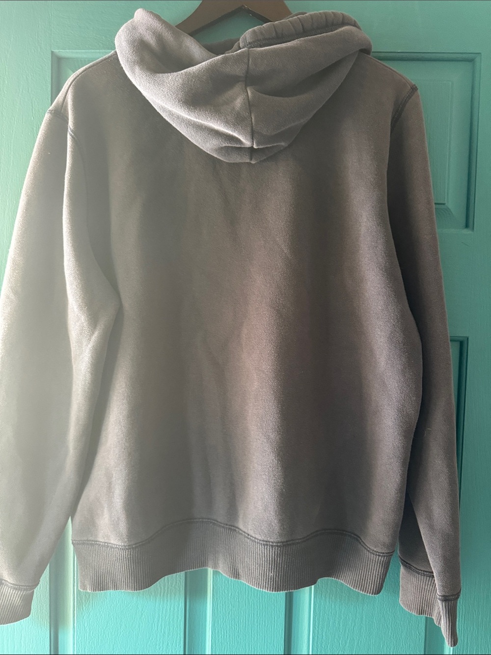 Hollister Men's Dark Navy Pullover Hoodie with Maroon Logo - Picture 3 of 3